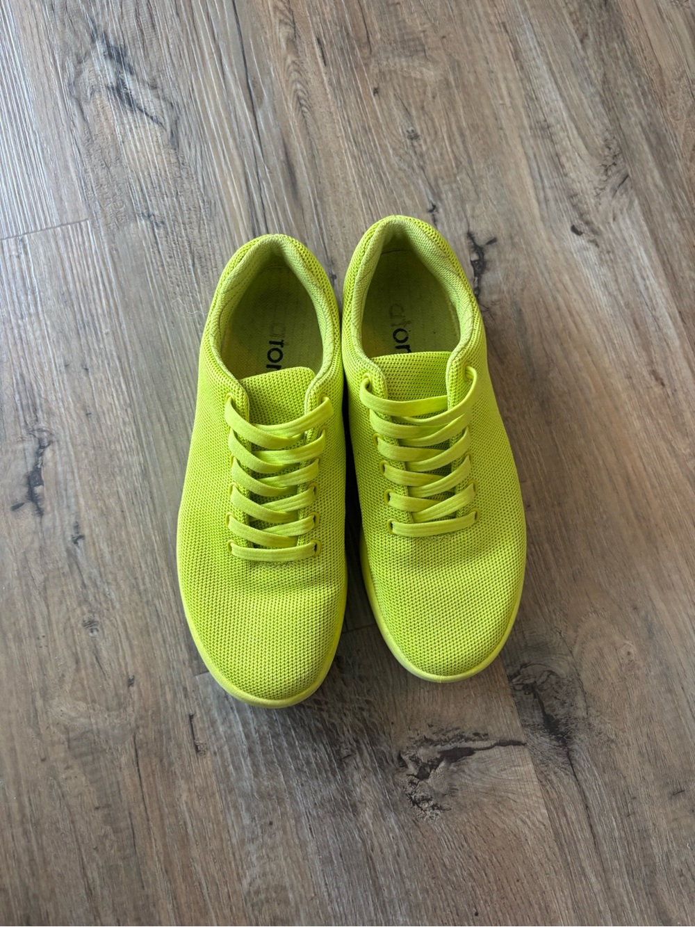 Atoms Model 000 Limited Edition Neon Chartreuse Sneakers (women’s 7.5)